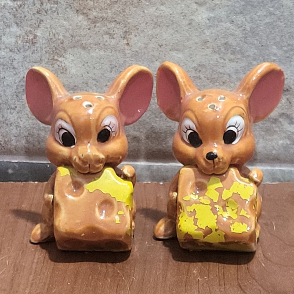 Vintage Mouse and Cheese Salt and Pepper Shaker Set